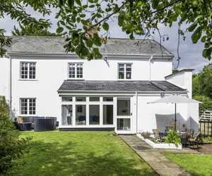 River View dining area looking over the river